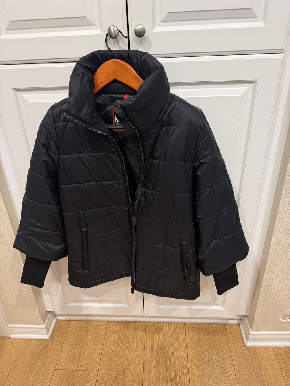 Women’s Black Puffer Jacket - Cozy Winter Coat